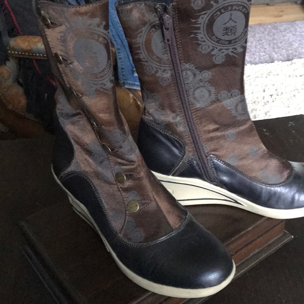Jump women’s booties
